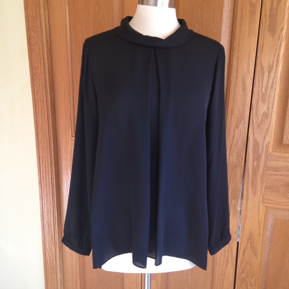 NWT- VINCE CAMUTO - Semi-Sheer Tunic Blouse, M